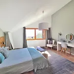 Montreux Holiday Home Ferienhaus
