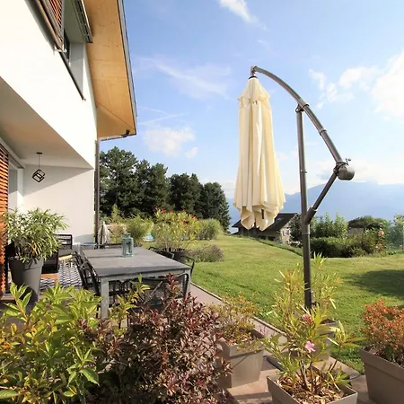 Montreux Holiday Home Сasa de vacaciones *