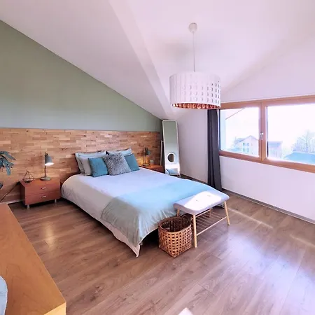 Montreux Holiday Home *