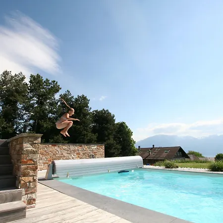 Montreux Holiday Home * Montreux