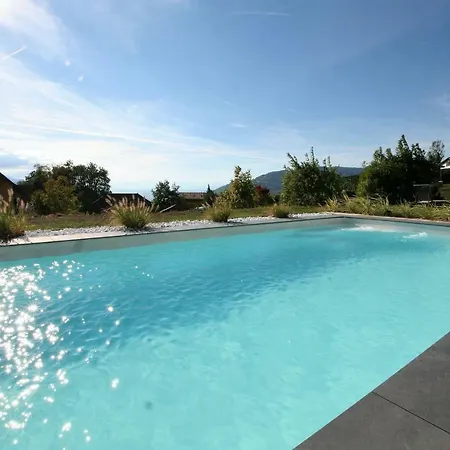 Montreux Holiday Home *