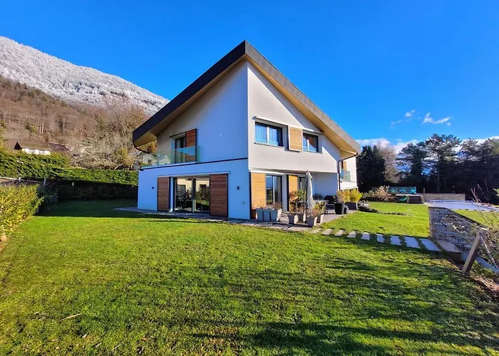 Montreux Holiday Home