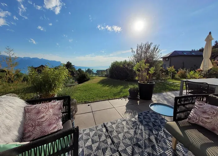 Дом отдыха Montreux Holiday Home