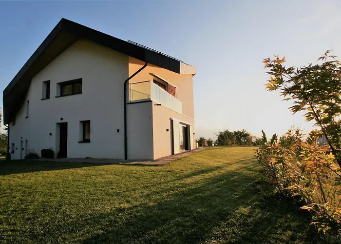 Montreux Holiday Home Prázdninový dům Montreux