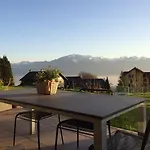 Montreux Holiday Home Nyaraló *