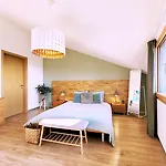 Montreux Holiday Home * Montreux