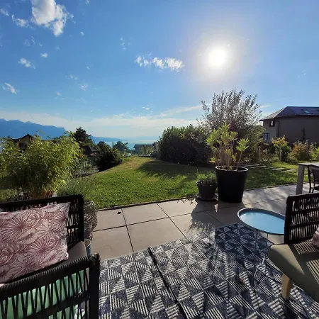 펜션 Montreux Holiday Home