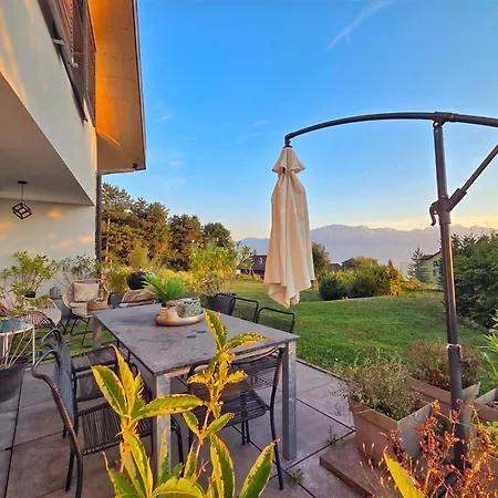 Montreux Holiday Home Ferienhaus