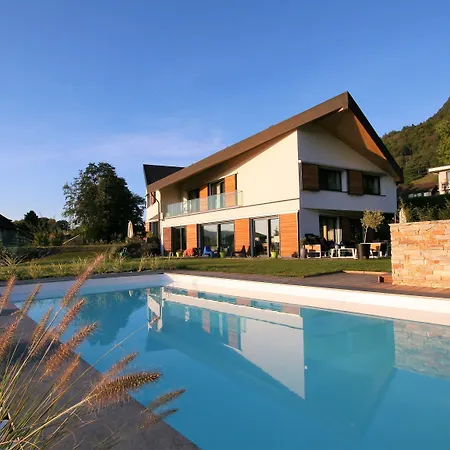 Montreux Holiday Home 펜션 몽트뢰