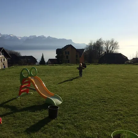 펜션 Montreux Holiday Home 몽트뢰