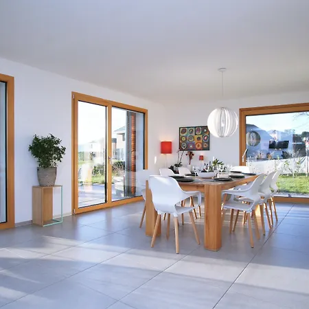 Montreux Holiday Home 펜션 몽트뢰
