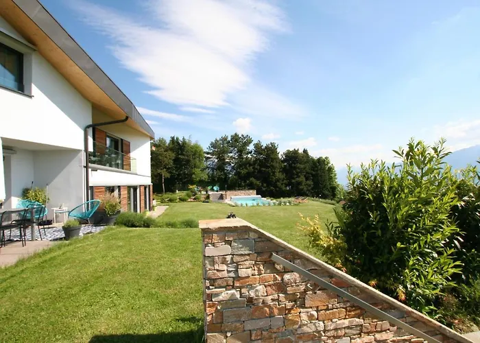 Vakantiehuis Montreux Holiday Home