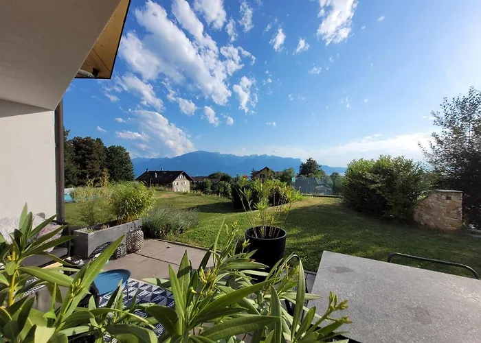 Montreux Holiday Home Vakantiehuis *
