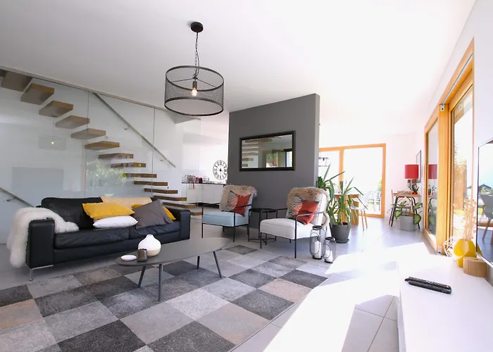 Montreux Holiday Home Vakantiehuis