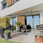 Montreux Holiday Home Montrö