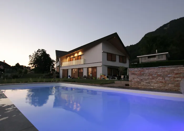 Montreux Holiday Home *