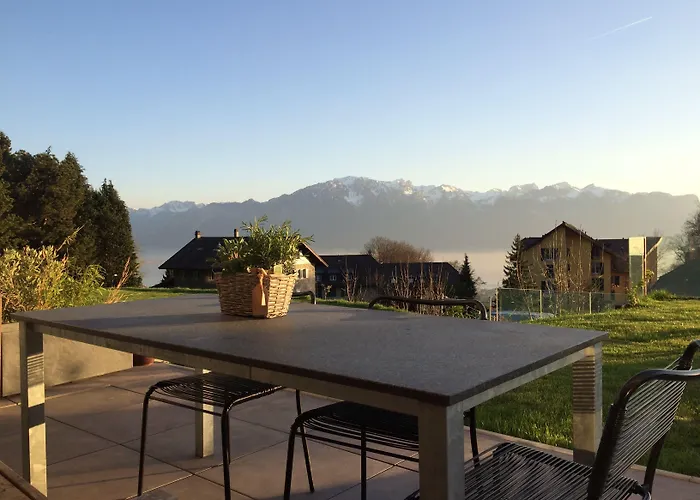 Montreux Holiday Home Dom wakacyjny *