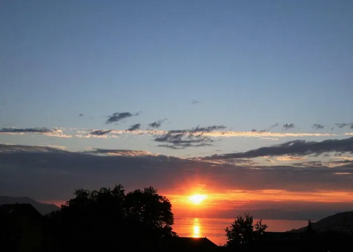 Montreux Holiday Home Dom wakacyjny